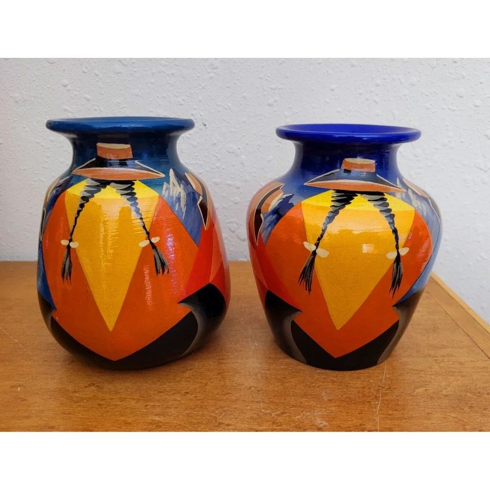 Pair of Collectible Peruvian Vase Handpainted Artist Signed Pancho Vases Jars 6